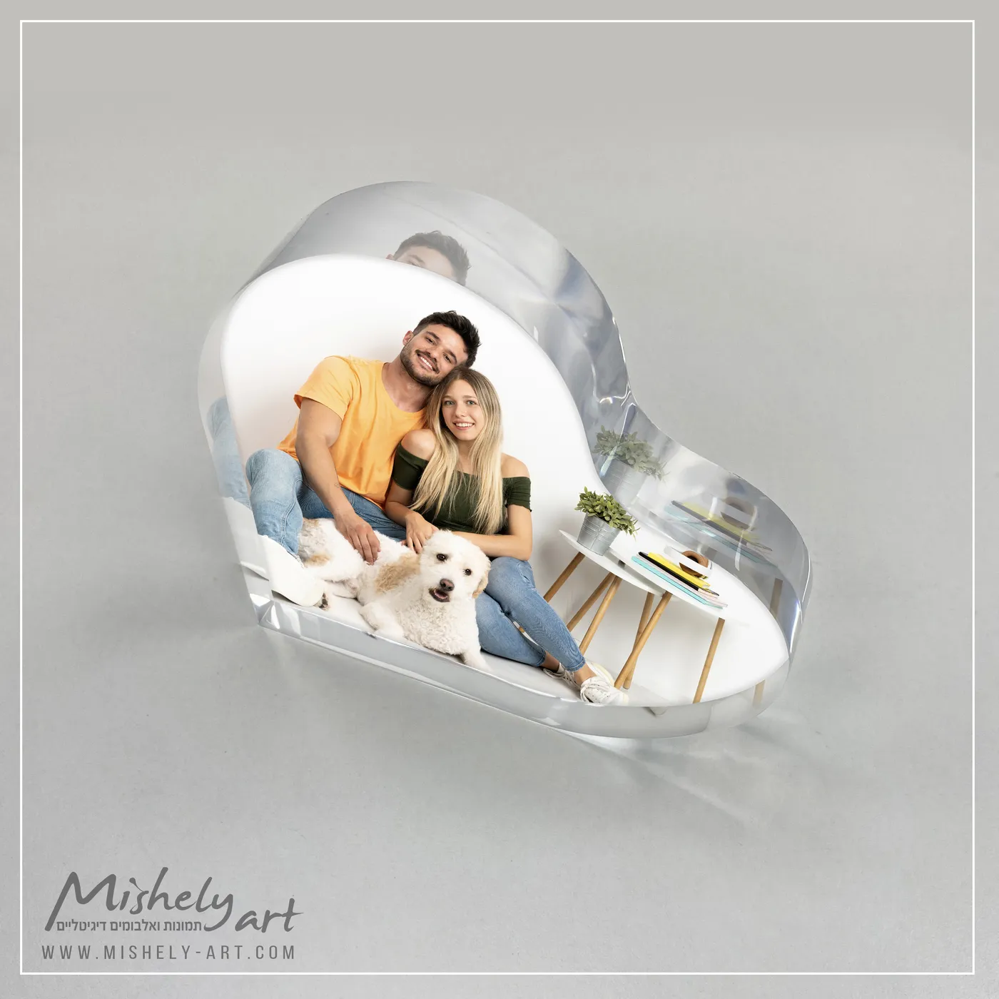 תמונה על לב אקרילי