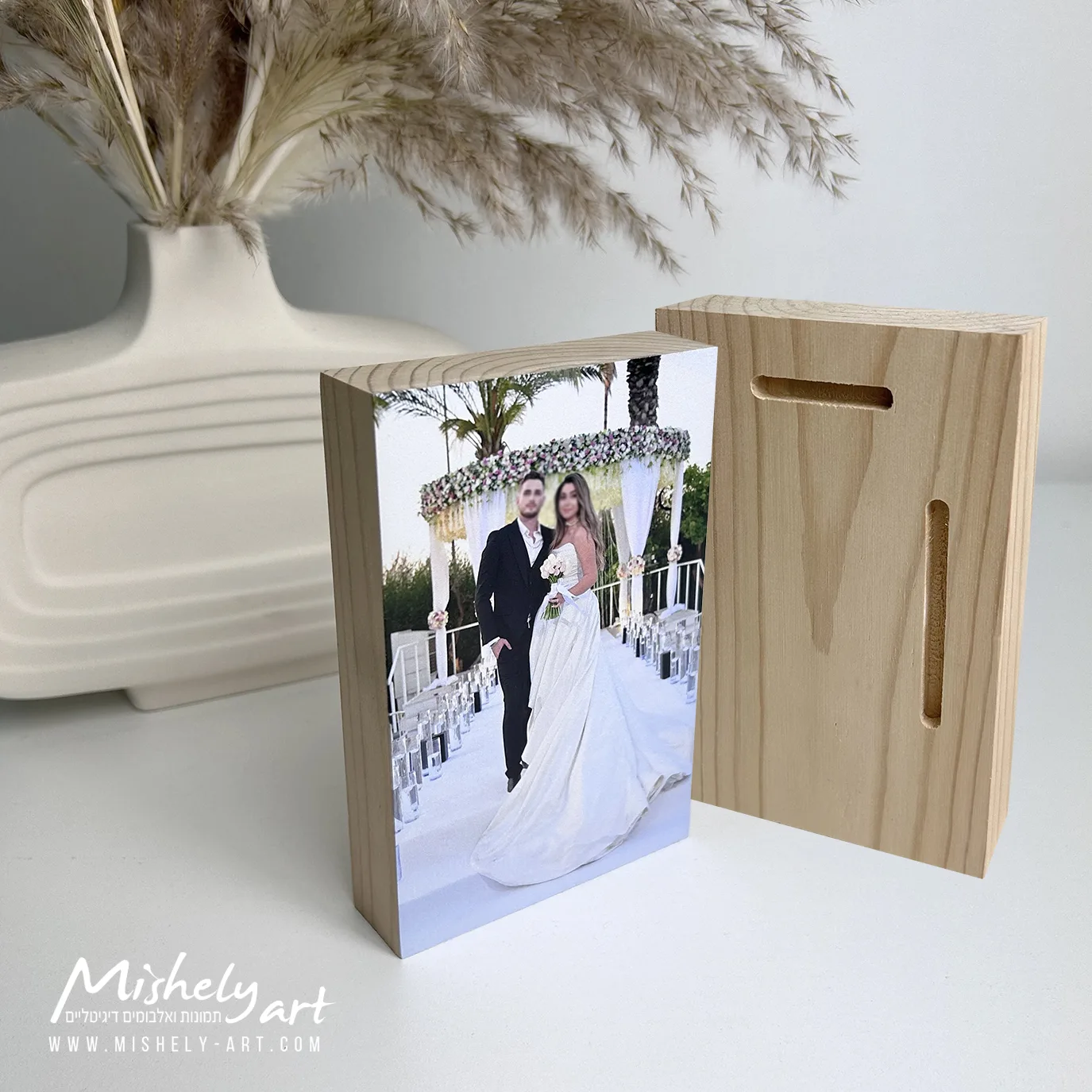 תמונה על בלוק עץ