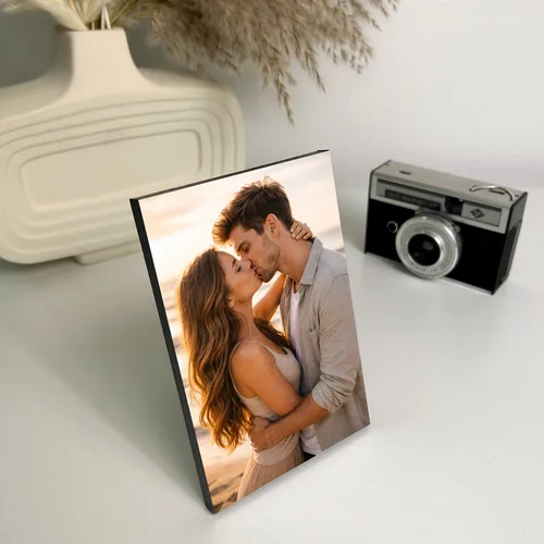 תמונה על פלטת עץ 10X15 עם דופן שחורה עם רגלית אחורית או לתליה